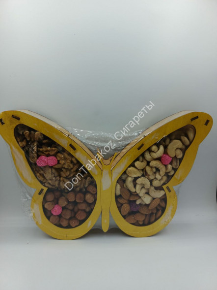 Подарочный набор орехов Бабочка в деревянной упаковке (200-250)г оптом 