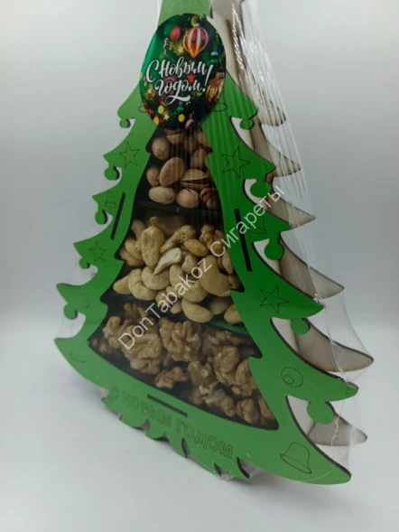 Подарочный набор орехов Елочка в деревянной упаковке (200-250)г оптом 